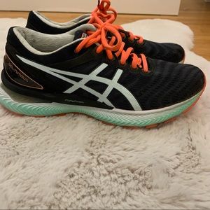 Asics Gel-nimbus 22 size 8.5